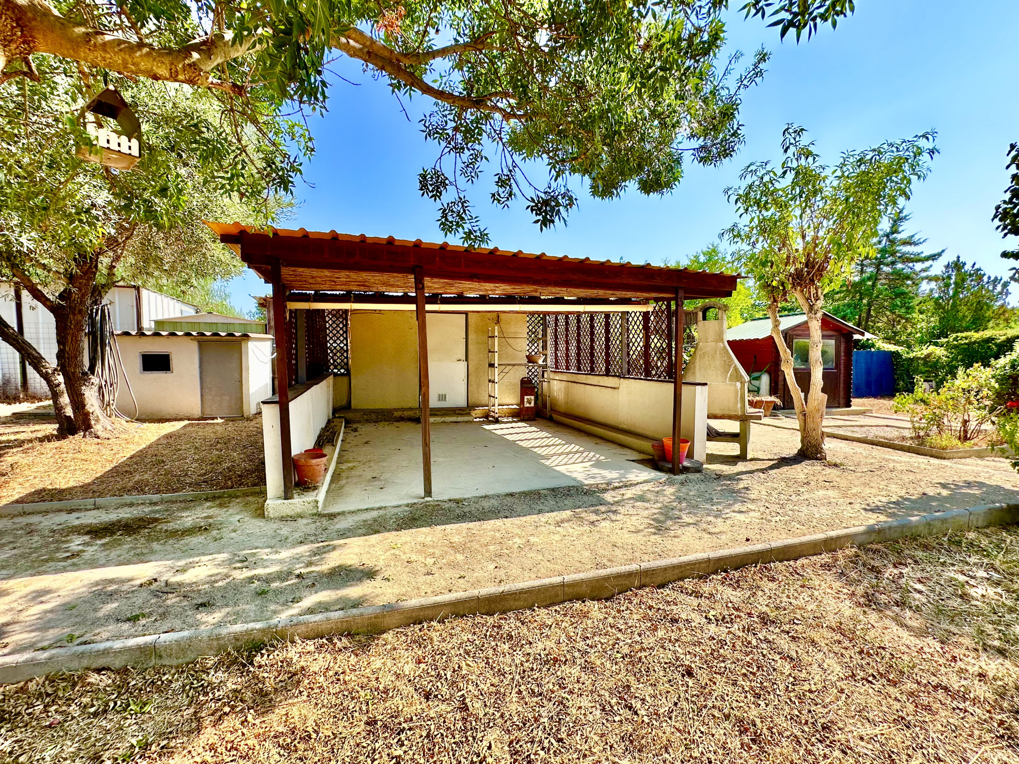 Montpellier Sud/Ouest beau terrain de loisir de 715M2 avec cabanon