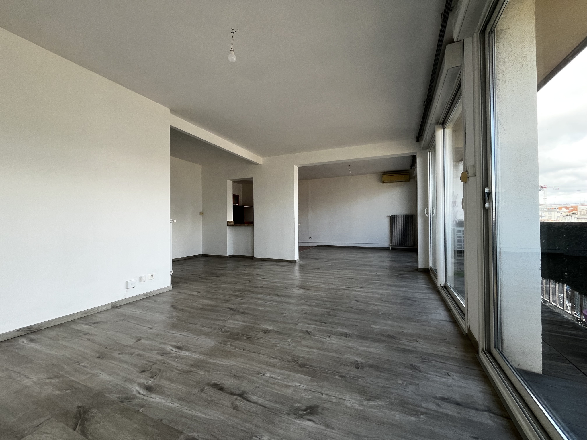 BEZIERS CENTRE, APPARTEMENT T3 AVEC TERRASSE ET GARAGE