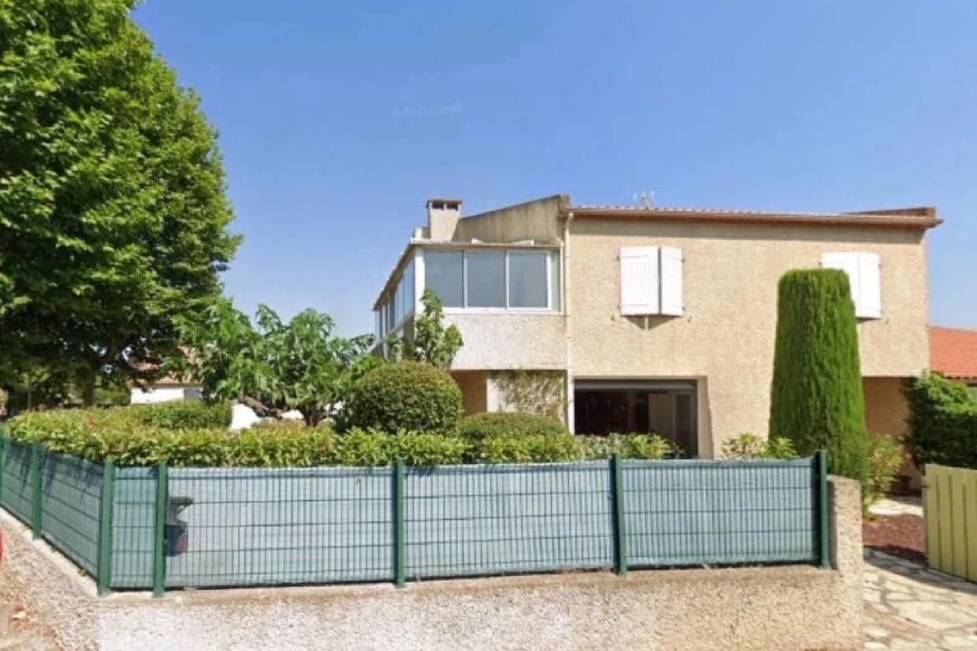 A vendre villa T5 de 177 m2 avec véranda sur un terrain de 410 m2-Pézenas