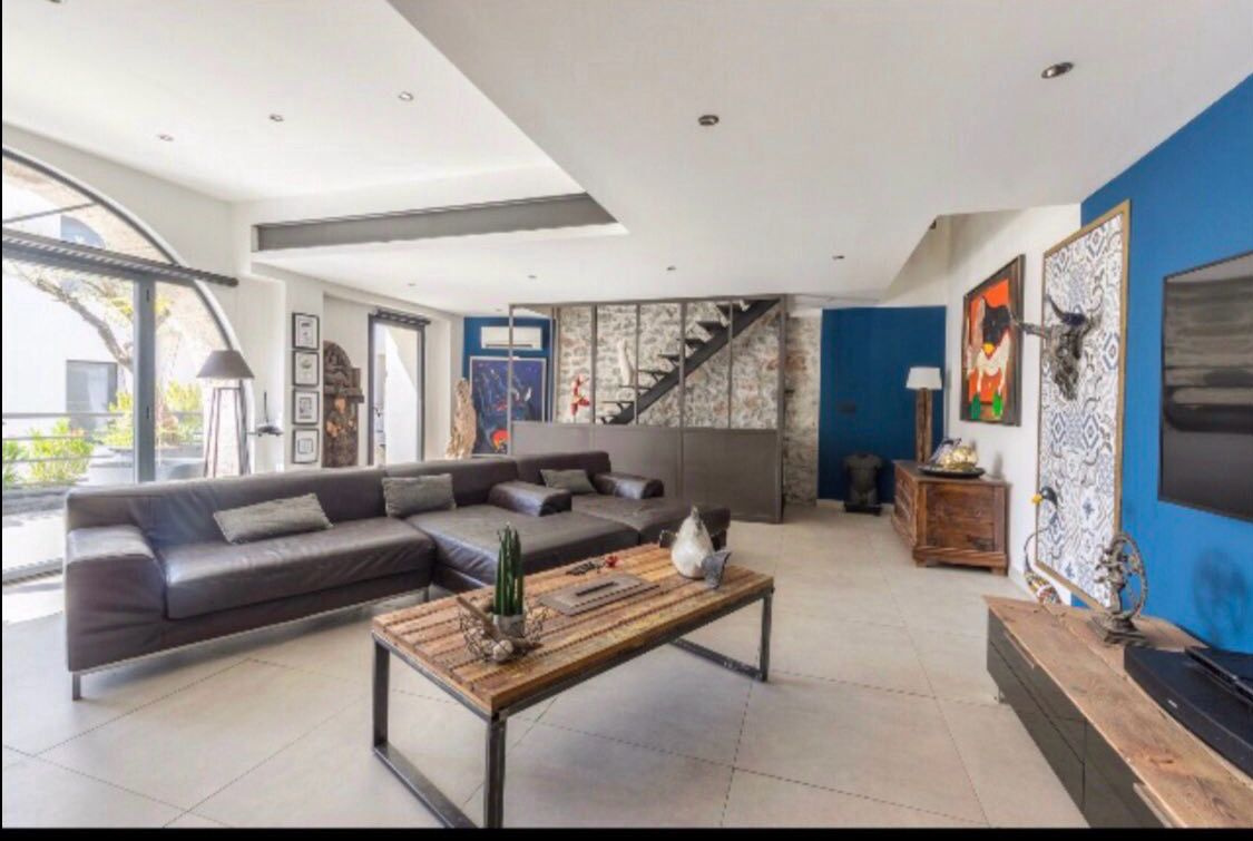 Loft de caractère 110m2 avec Terrasse et garage- Mireval