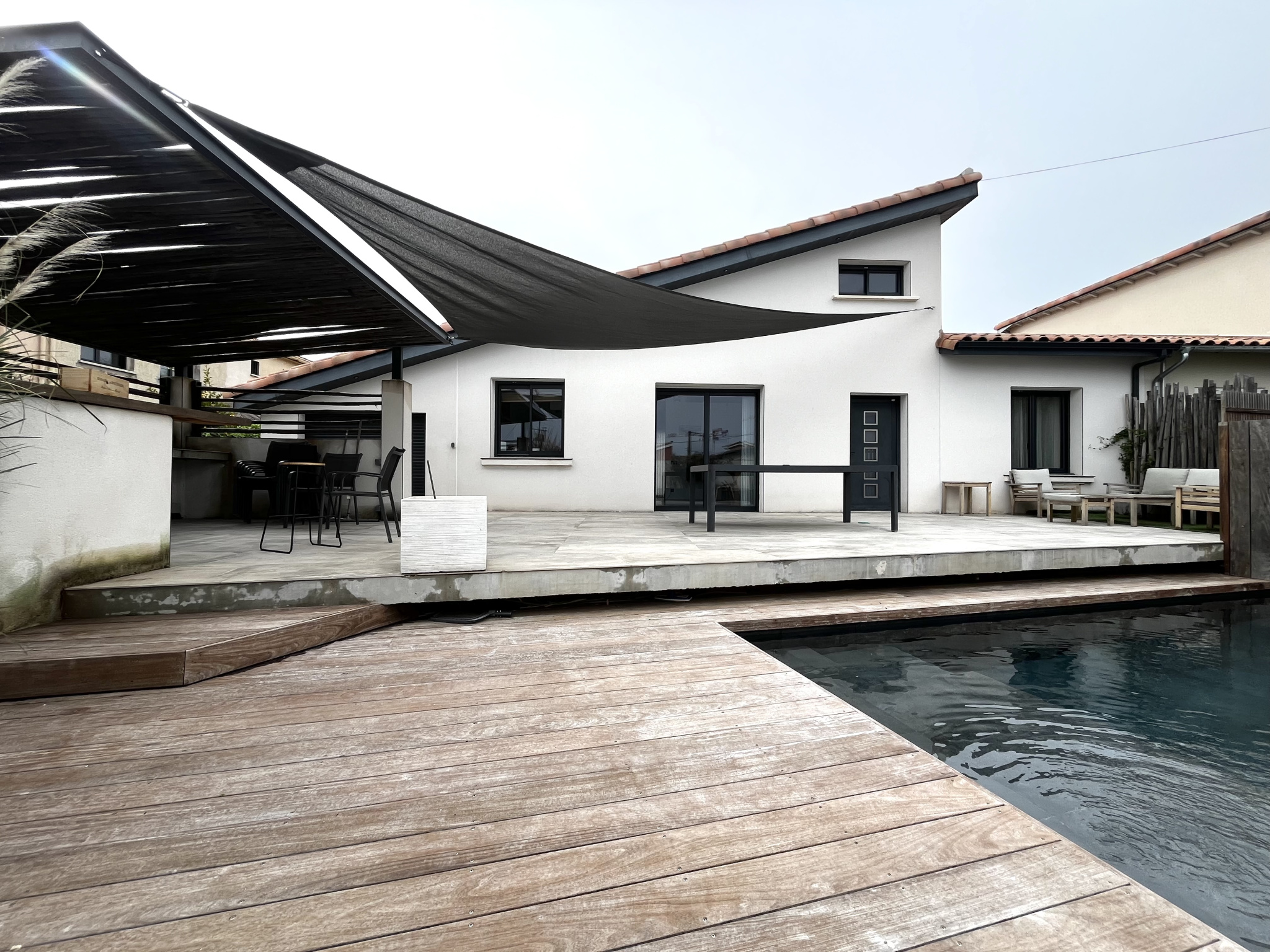 Frontignan, Villa contemporaine T4 de plain-pied avec piscine