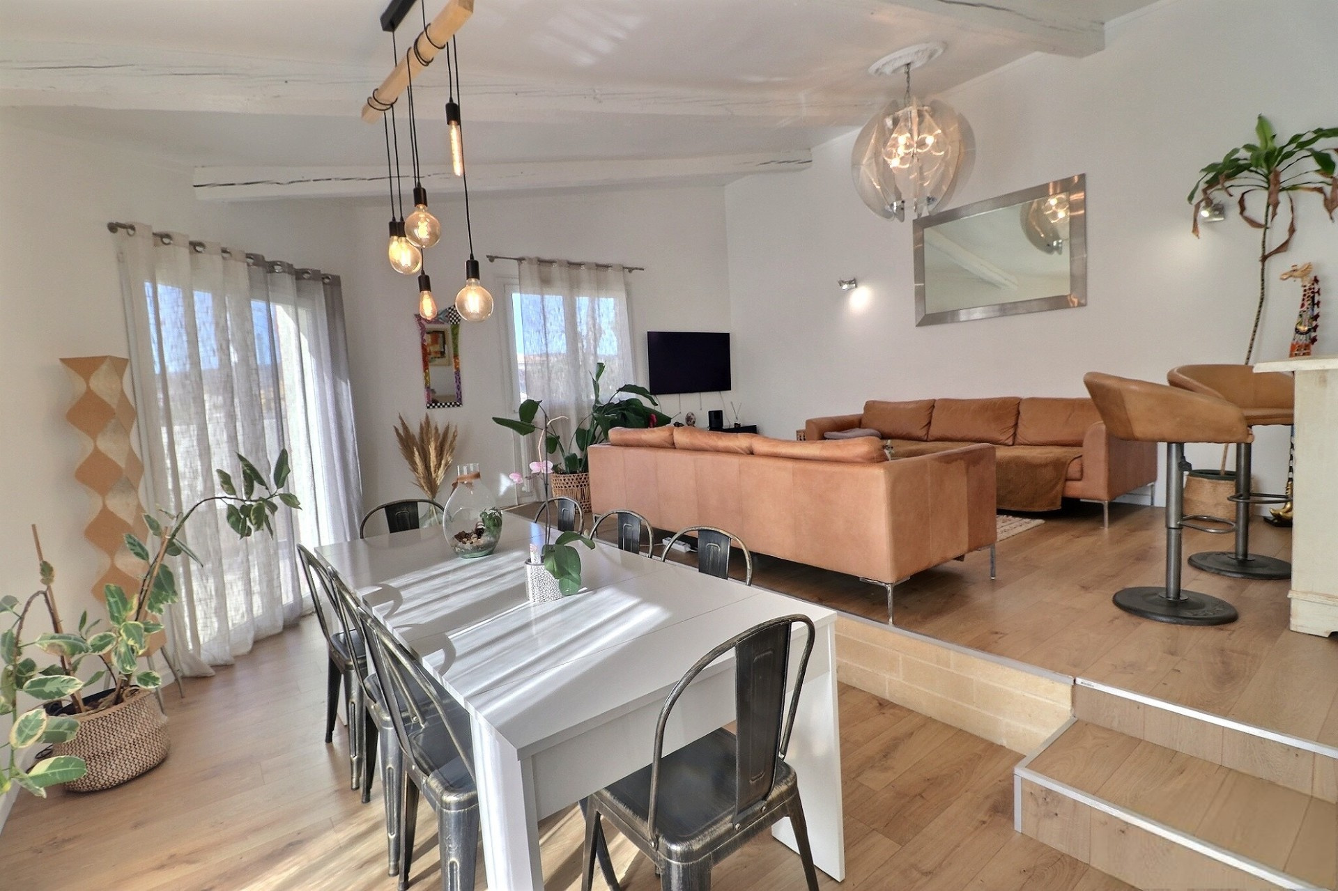 Mireval- Maison T5- 122 m2 sur 586m2 de Parcelle  piscine et garage