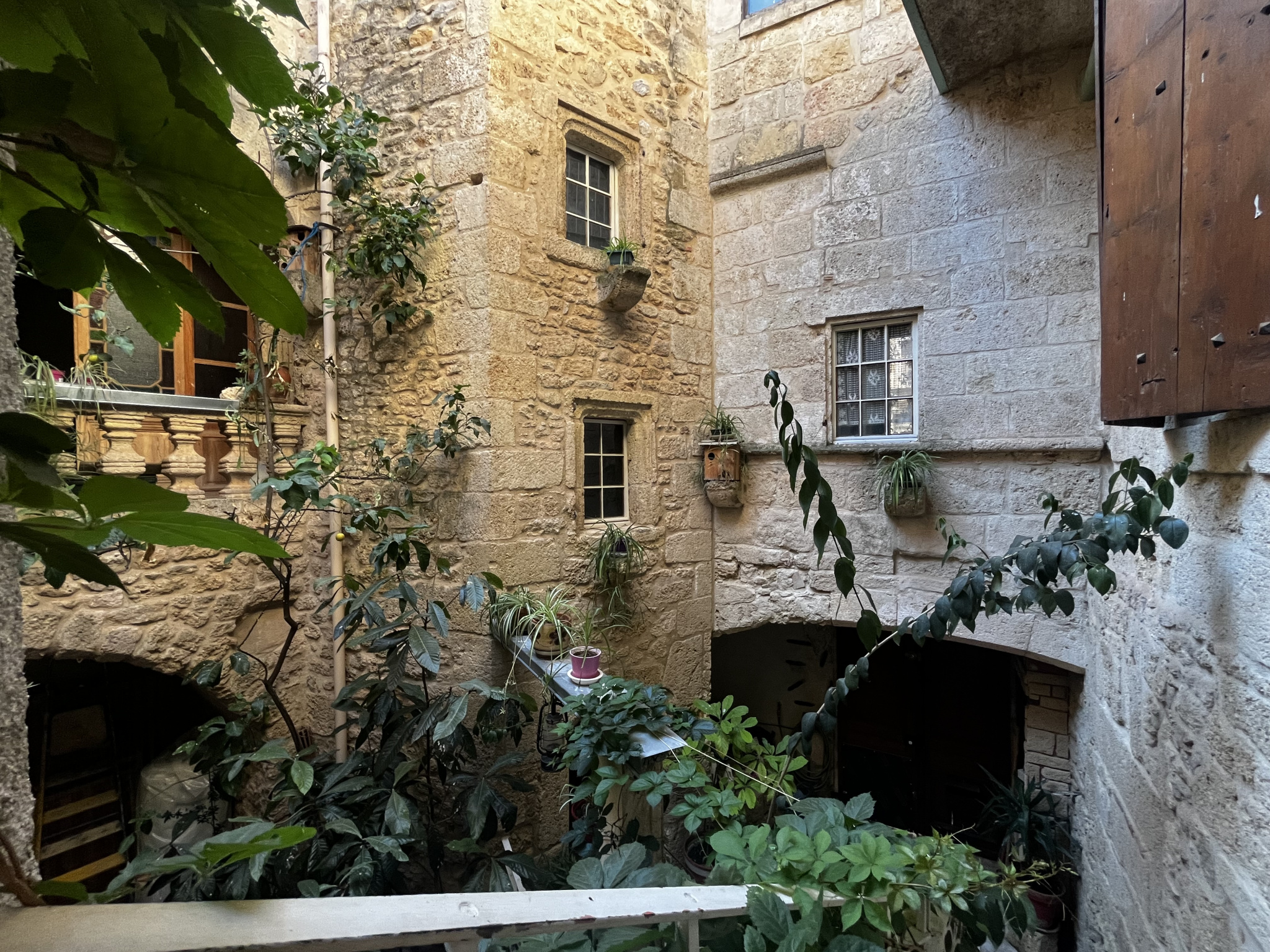 Poussan, Maison de caractère au coeur des remparts