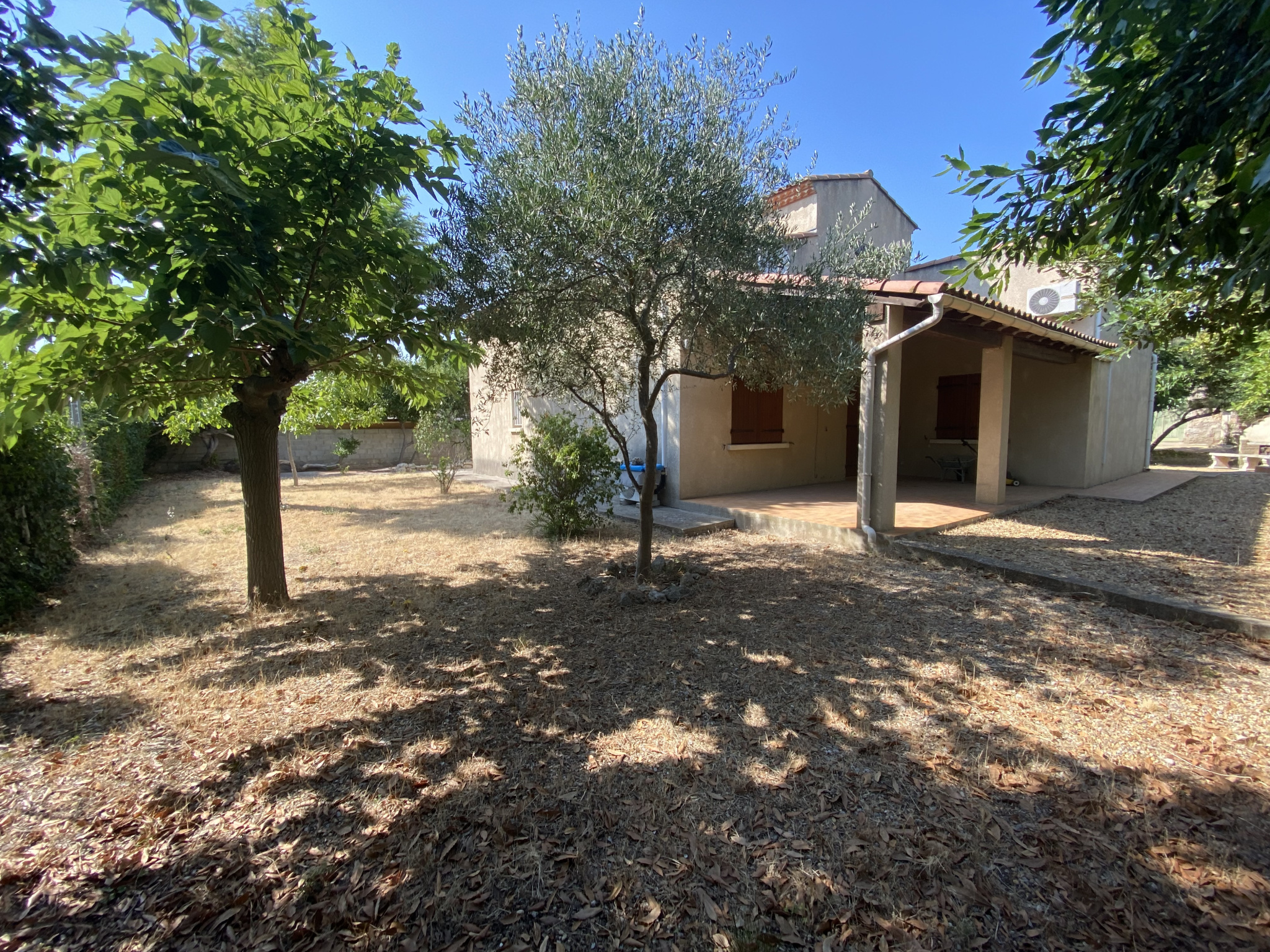 centre du village villa plain-pied 100m2 avec garage grange terrain 1000m2